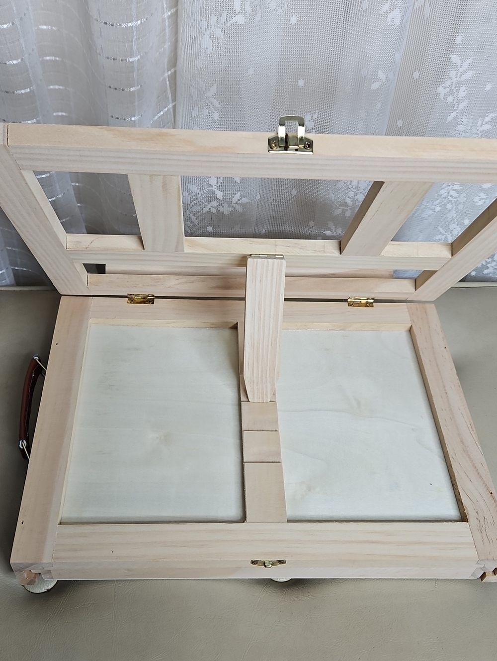 New tabletop wooden art easel box set filled with a vibrant assortment of paint - Picture 3 of 6